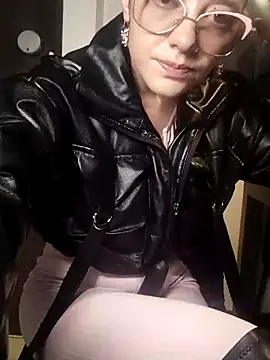 Snapshot of Isabella_21x chatting on 15, 3, 2025 Isabella 21x online show from 15, 3, 2025