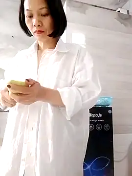 Snapshot of Aninyin22 chatting on 28, 2, 2025 Aninyin22 online show from 28, 2, 2025