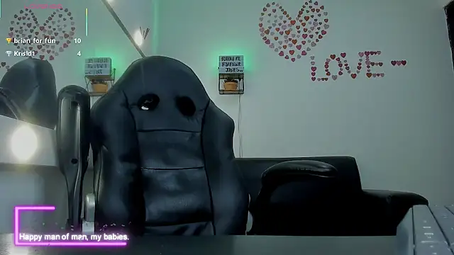 Snapshot of roxanne_jones1 chatting on 20, 3, 2025 roxanne jones1 online show from 20, 3, 2025