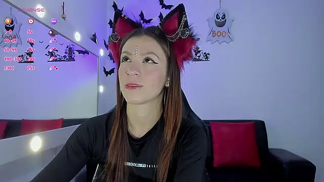 Snapshot of roxanne_jones1 chatting on 17, 10, 2025 roxanne jones1 online show from 17, 10, 2025