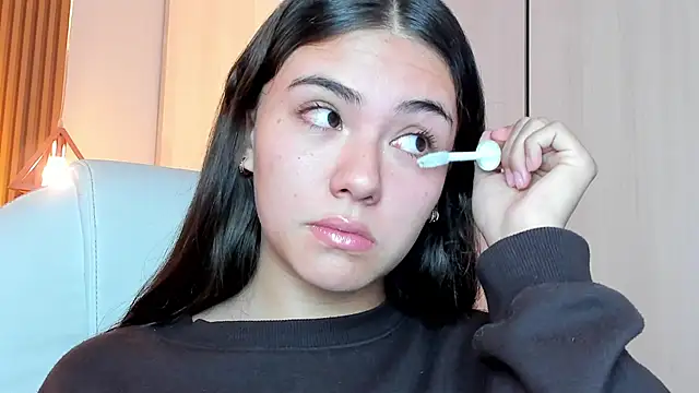 mia nevaeh online show from 28, 1, 2025