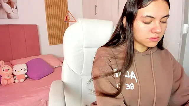 mia nevaeh online show from 21, 2, 2025