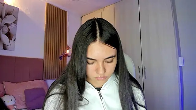 mia nevaeh online show from 24, 3, 2026