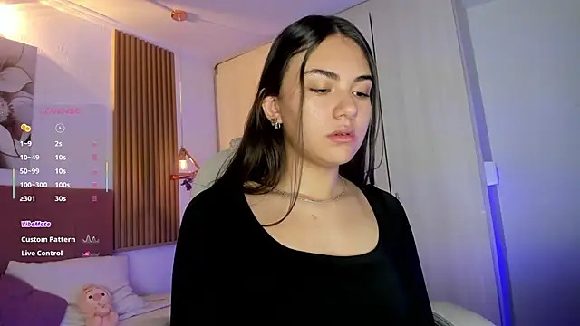 mia nevaeh online show from 4, 6, 2026