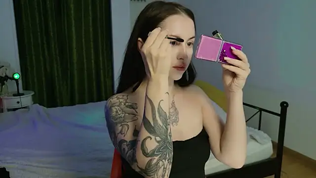 Snapshot of VioletCatt chatting on 3, 6, 2026 VioletCatt online show from 3, 6, 2026