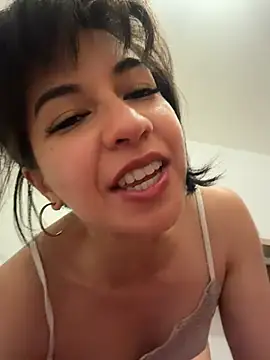 Snapshot of BitchyBratxxx chatting on 13, 3, 2026 BitchyBratxxx online show from 13, 3, 2026