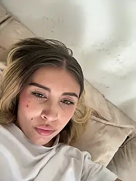Snapshot of charlotte__grey chatting on 28, 6, 2026 charlotte grey online show from 28, 6, 2026