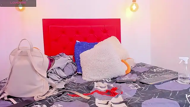 Snapshot of Mia_thompson_19 chatting on 24, 2, 2025 Mia thompson 19 online show from 24, 2, 2025