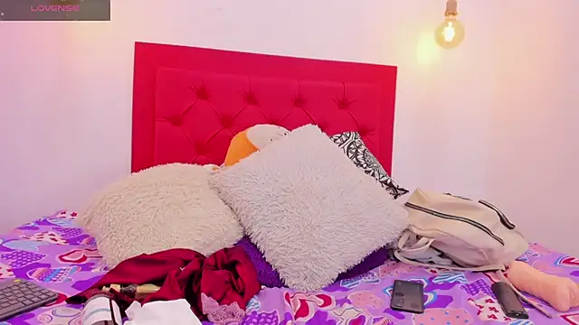 Snapshot of Mia_thompson_19 chatting on 27, 2, 2025 Mia thompson 19 online show from 27, 2, 2025