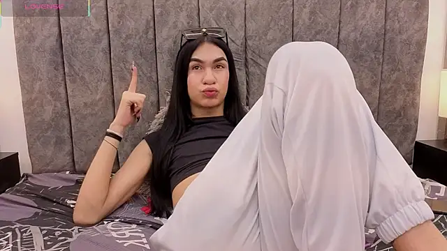 Snapshot of Mia_thompson_19 chatting on 12, 9, 2025 Mia thompson 19 online show from 12, 9, 2025