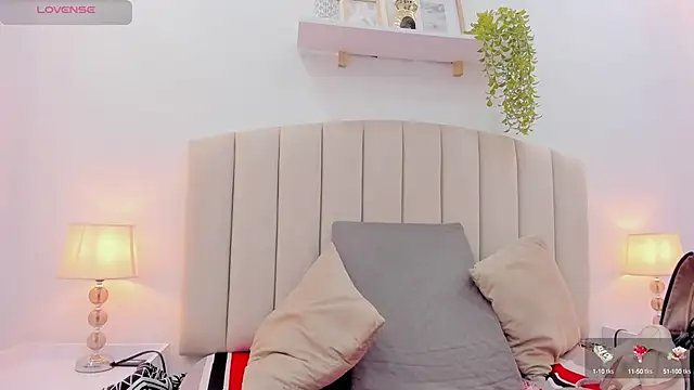 Snapshot of Mia_thompson_19 chatting on 22, 9, 2025 Mia thompson 19 online show from 22, 9, 2025