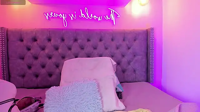 Snapshot of Mia_thompson_19 chatting on 30, 10, 2025 Mia thompson 19 online show from 30, 10, 2025