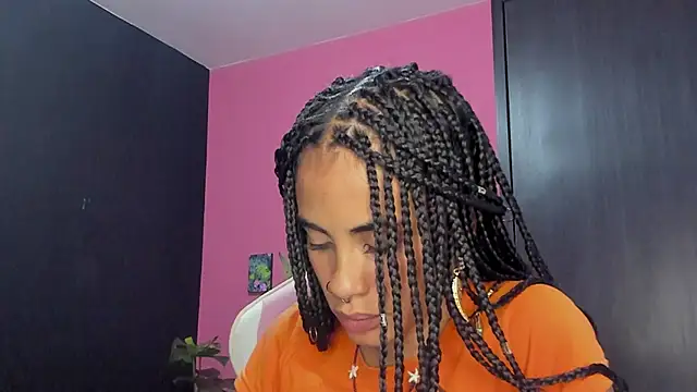 Snapshot of Juanadearco5 chatting on 5, 12, 2024 Juanadearco5 online show from 5, 12, 2024