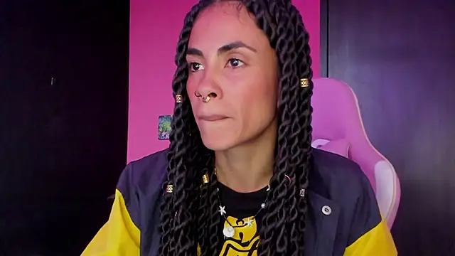 Snapshot of Juanadearco5 chatting on 23, 12, 2024 Juanadearco5 online show from 23, 12, 2024