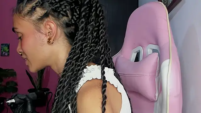 Snapshot of Juanadearco5 chatting on 5, 1, 2025 Juanadearco5 online show from 5, 1, 2025