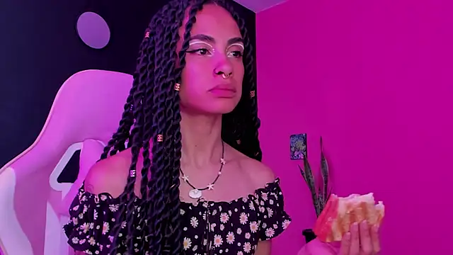 Snapshot of Juanadearco5 chatting on 17, 1, 2025 Juanadearco5 online show from 17, 1, 2025