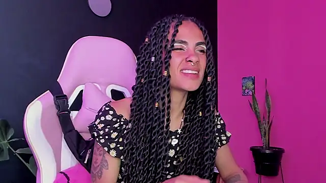 Snapshot of Juanadearco5 chatting on 17, 1, 2025 Juanadearco5 online show from 17, 1, 2025