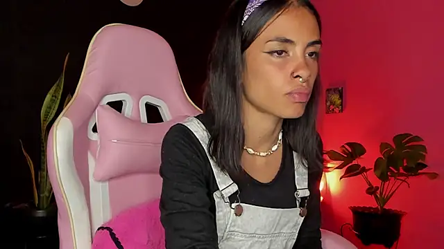 Snapshot of Juanadearco5 chatting on 4, 2, 2025 Juanadearco5 online show from 4, 2, 2025