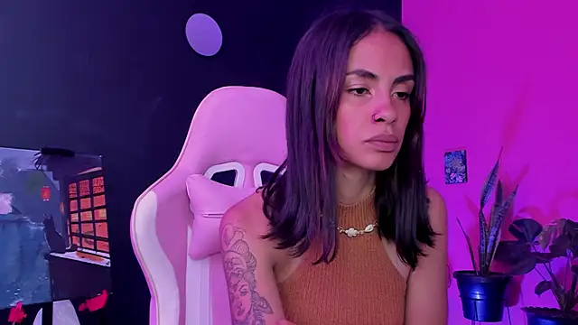 Snapshot of Juanadearco5 chatting on 19, 2, 2025 Juanadearco5 online show from 19, 2, 2025