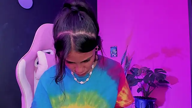 Snapshot of Juanadearco5 chatting on 24, 2, 2025 Juanadearco5 online show from 24, 2, 2025