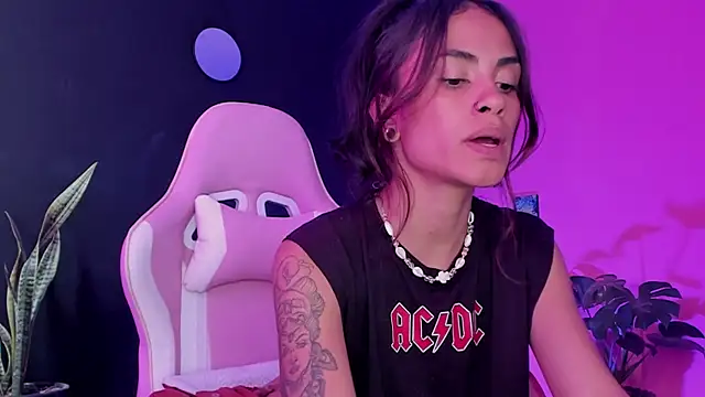 Snapshot of Juanadearco5 chatting on 25, 2, 2025 Juanadearco5 online show from 25, 2, 2025