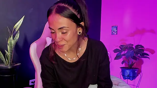 Snapshot of Juanadearco5 chatting on 28, 2, 2025 Juanadearco5 online show from 28, 2, 2025