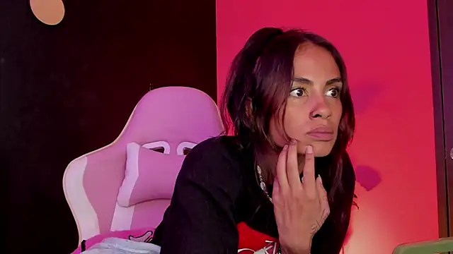 Snapshot of Juanadearco5 chatting on 4, 3, 2025 Juanadearco5 online show from 4, 3, 2025