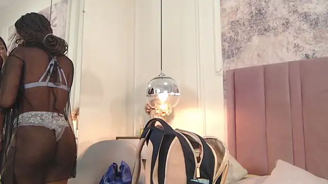 Snapshot of SabrinaDevill chatting on 16, 6, 2026 SabrinaDevill online show from 16, 6, 2026