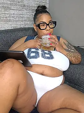 Snapshot of ExclusiveLeexx chatting on 22, 2, 2025 ExclusiveLeexx online show from 22, 2, 2025