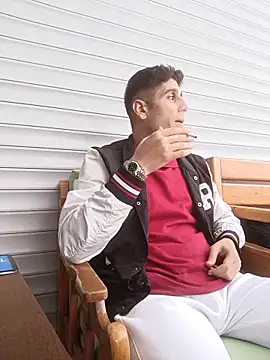 Snapshot of arenn1997 chatting on 12, 11, 2025 arenn1997 online show from 12, 11, 2025