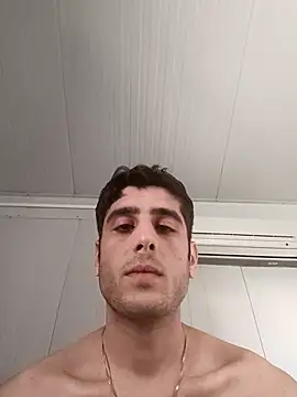 Snapshot of arenn1997 chatting on 2, 12, 2025 arenn1997 online show from 2, 12, 2025