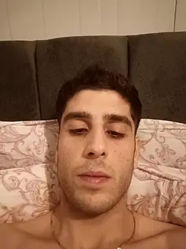 Snapshot of arenn1997 chatting on 13, 12, 2025 arenn1997 online show from 13, 12, 2025