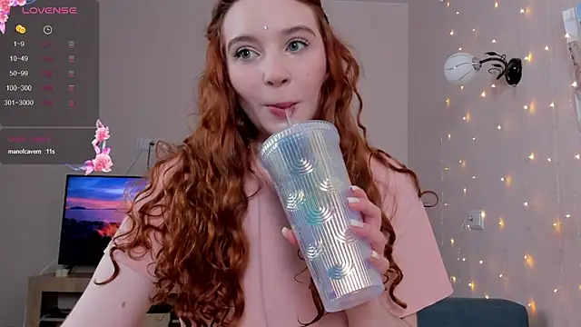 Snapshot of cinnabon_girls chatting on 6, 1, 2025 cinnabon girls online show from 6, 1, 2025