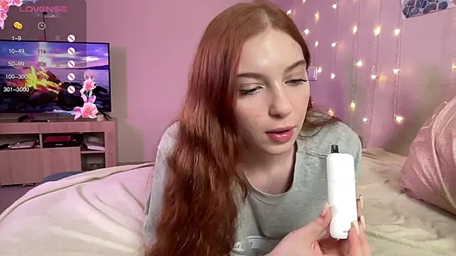 Snapshot of cinnabon_girls chatting on 17, 1, 2025 cinnabon girls online show from 17, 1, 2025