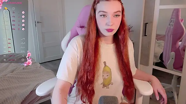Snapshot of cinnabon_girls chatting on 7, 10, 2025 cinnabon girls online show from 7, 10, 2025