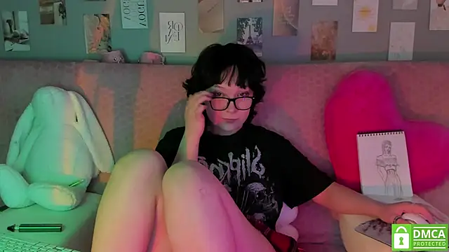 Snapshot of dreamgirllovee chatting on 5, 3, 2025 dreamgirllovee online show from 5, 3, 2025