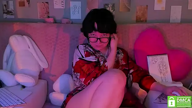 Snapshot of dreamgirllovee chatting on 15, 3, 2025 dreamgirllovee online show from 15, 3, 2025