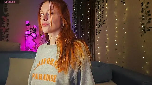  SweetFox  online show from 12, 11, 2025