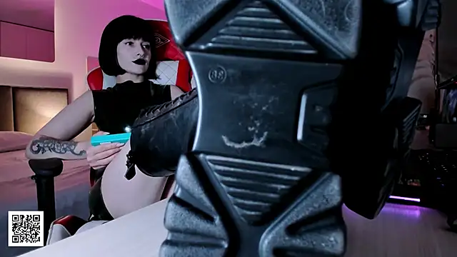 Snapshot of _Goddess_Misha_ chatting on 19, 10, 2025 Goddess Misha online show from 19, 10, 2025