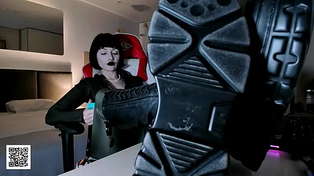 Snapshot of _Goddess_Misha_ chatting on 10, 11, 2025 Goddess Misha online show from 10, 11, 2025