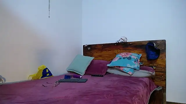 Snapshot of maryoriegil1 chatting on 14, 11, 2025 maryoriegil1 online show from 14, 11, 2025