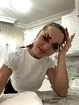 Snapshot of CamillaLarson chatting on 5, 12, 2025 CamillaLarson online show from 5, 12, 2025