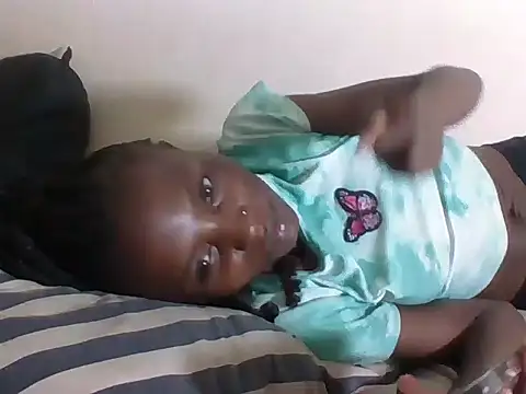 Snapshot of SexyNeedle22 chatting on 15, 11, 2025 SexyNeedle22 online show from 15, 11, 2025