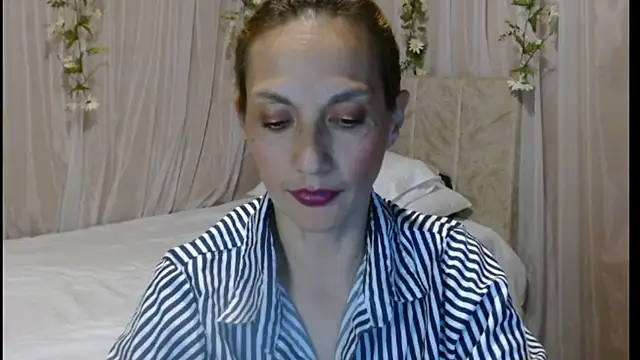 Snapshot of italagomez_ chatting on 28, 2, 2025 italagomez online show from 28, 2, 2025