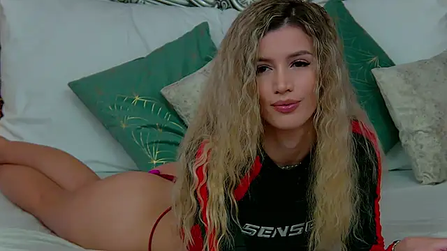 Snapshot of IvySamek chatting on 8, 3, 2025 IvySamek online show from 8, 3, 2025