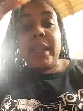 ELLA KELLY online show from 1, 2, 2025