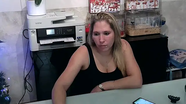 Snapshot of Chatonne69 chatting on 19, 12, 2024 Chatonne69 online show from 19, 12, 2024