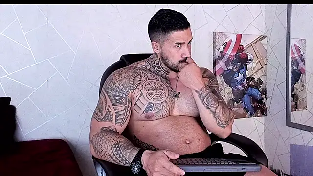 Snapshot of Cristian_Walker chatting on 6, 10, 2025 Cristian Walker online show from 6, 10, 2025