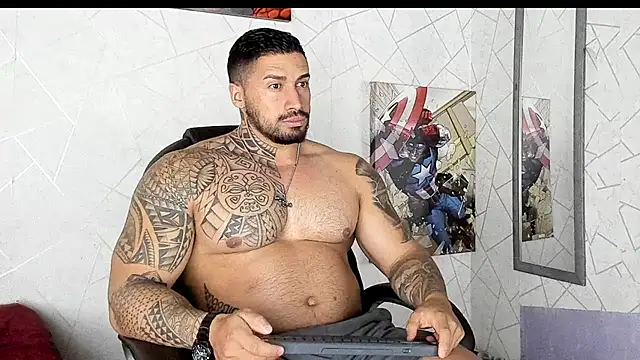 Snapshot of Cristian_Walker chatting on 8, 10, 2025 Cristian Walker online show from 8, 10, 2025