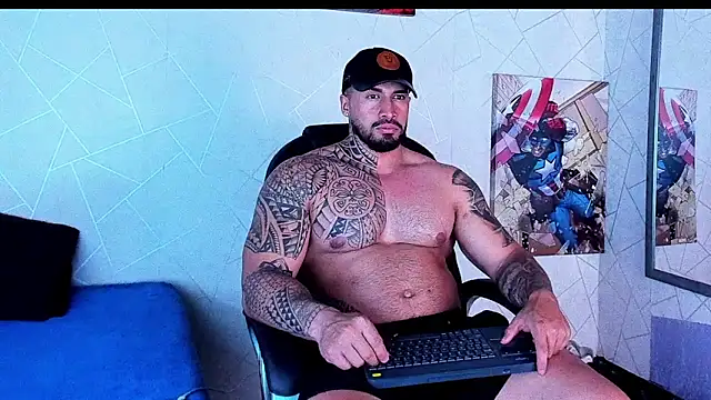 Snapshot of Cristian_Walker chatting on 11, 11, 2025 Cristian Walker online show from 11, 11, 2025